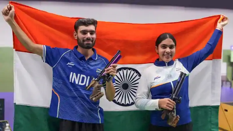 एशियन गेम्स 2026: शूटिंग में आया पहला गोल्ड, भारत को 2 मिनट में गोल्ड-सिल्वर, सुरुचि-कमलजीत की जोड़ी ने रचा इतिहास एशियन गेम्स 2026: शूटिंग में आया पहला गोल्ड, भारत को 2 मिनट में गोल्ड-सिल्वर, सुरुचि-कमलजीत की जोड़ी ने रचा इतिहास