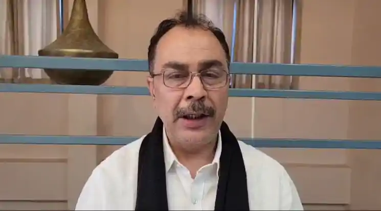 रात में राबड़ी आवास खाली होने पर भड़के नीरज कुमार, बोले— आखिर जनता से क्या छुपाना चाहते हैं लालू परिवार? 