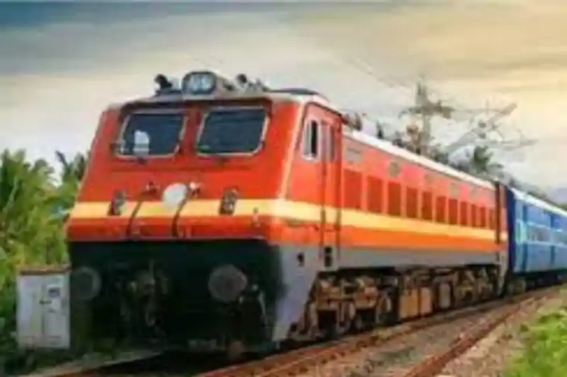 मार्च 2026 तक भारतीय रेलवे में खत्म होगा वीआईपी कल्चर, अब अफसरों को नहीं मिलेगी खास सुविधा Railway