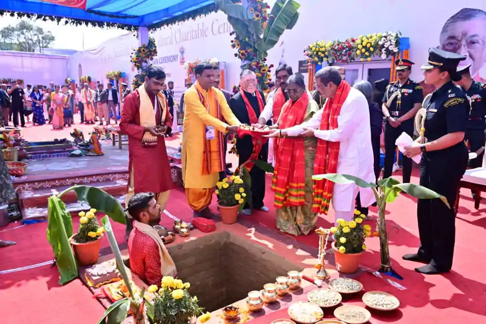 कदमा : राष्ट्रपति ने किया श्री जगन्नाथ आध्यात्मिक केंद्र का भूमि पूजन, पारंपरिक विधि से संपन्न हुआ कार्यक्रम 