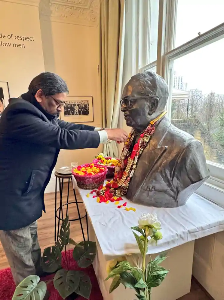 लंदन में बाबा साहेब के आवास पहुंचे मुख्यमंत्री हेमंत सोरेन, बताया ऐतिहासिक और भावनात्मक अनुभव