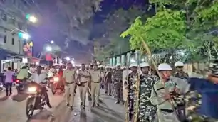 रामनवमी से पहले हजारीबाग में हाई अलर्ट, पुलिस बल के साथ जिला प्रशासन ने निकाला फ्लैग मार्च