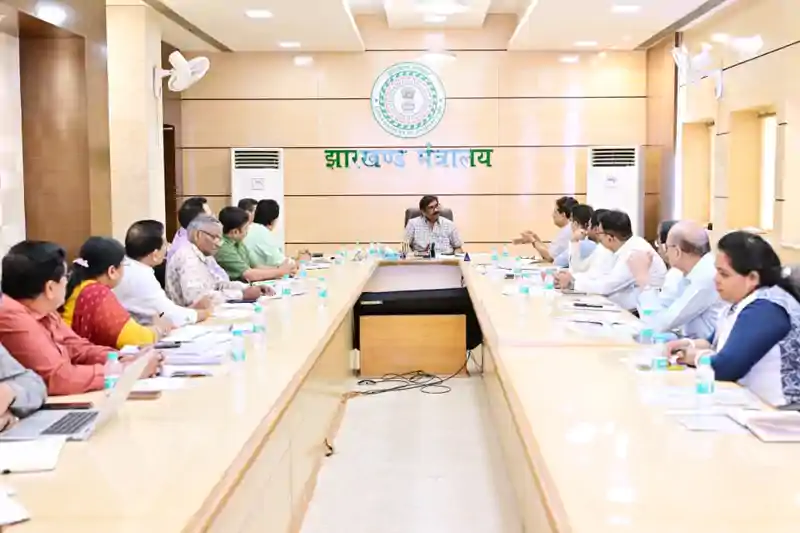 झारखंड में शिक्षा सुधार पर सरकार का फोकस! हर पंचायत तक पहुंचेगी क्वालिटी एजुकेशन, 5 हजार सीएम स्कूल ऑफ एक्सीलेंस की तैयारी झारखंड में शिक्षा सुधार पर सरकार का फोकस! हर पंचायत तक पहुंचेगी क्वालिटी एजुकेशन, 5 हजार सीएम स्कूल ऑफ एक्सीलेंस की तैयारी
