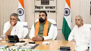 विदेश यात्रा पर रोक, अब अफसर-मंत्री करेंगे 'बिहार दर्शन' 2 दिन पर्यटन स्थलों की सैर, CM सम्राट का आदेश  