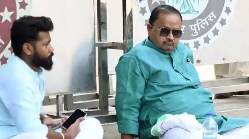 नीतीश ने अपने बड़बोले विधायक गोपाल मंडल समेत 5 नेताओं को पार्टी से बाहर निकाला Gopal Mandal