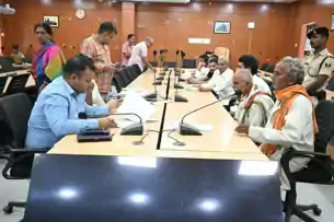 भूमि विवादों का पहले अंचल स्तर पर होगा निपटारा, लापरवाही और अनावश्यक विलंब पर डीएम का सख्त रुख भूमि विवादों का पहले अंचल स्तर पर होगा निपटारा, लापरवाही और अनावश्यक विलंब पर डीएम का सख्त रुख