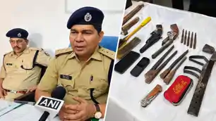 मिनी गन फैक्ट्री का खुलासा, दो गिरफ्तार, घर से दो देसी कट्टा और अर्द्धनिर्मित हथियार बरामद मिनी गन फैक्ट्री का खुलासा, दो गिरफ्तार, घर से दो देसी कट्टा और अर्द्धनिर्मित हथियार बरामद