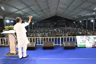 बंगाल चुनाव में टीएमसी के समर्थन में उतरे हेमंत सोरेन, दमदम में भाजपा पर साधा निशाना