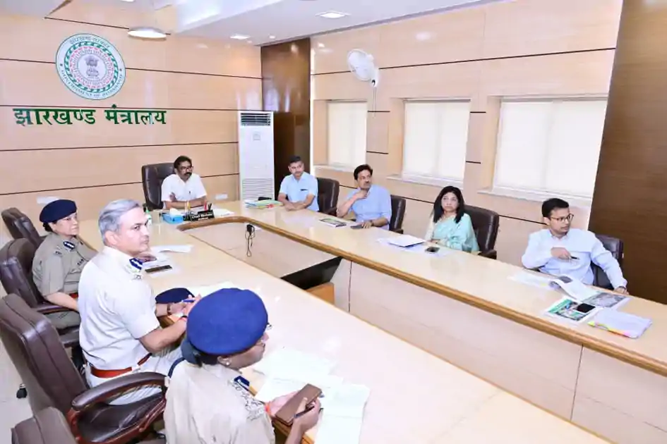 रांची : ‘दिशोम गुरु शिबू सोरेन आवासीय विद्यालय’ को लेकर तेज हुई तैयारी, CM ने दिये समयबद्ध निर्माण के निर्देश