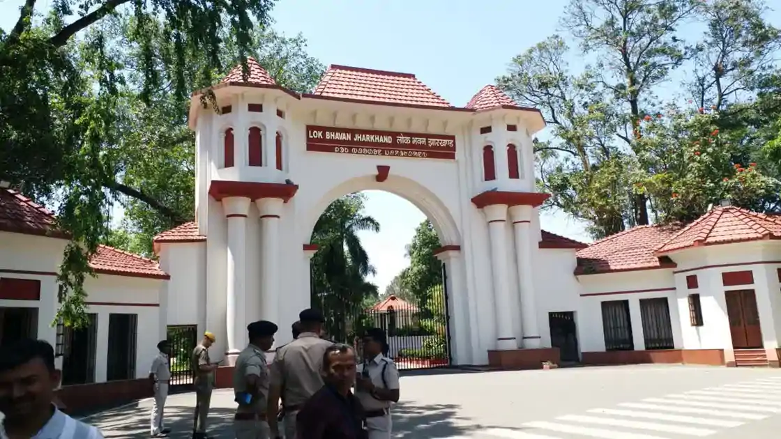झारखंड में यूनिवर्सिटी सिस्टम में बदलाव! राज्यपाल ने संविदा नियुक्तियों पर लगायी रोक, OSD पद खत्म