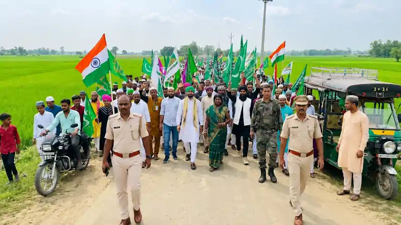 12 रबी-उल-अव्वल: बेलतू में शान-ओ-शौकत से निकला जश्ने-ईद-मिलादुन्नबी का जुलूस 12 रबी-उल-अव्वल: बेलतू में शान-ओ-शौकत से निकला जश्ने-ईद-मिलादुन्नबी का जुलूस