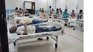 सड़क किनारे बाइक लगाने को लेकर विवाद, मारपीट में दो भाई जख्मी