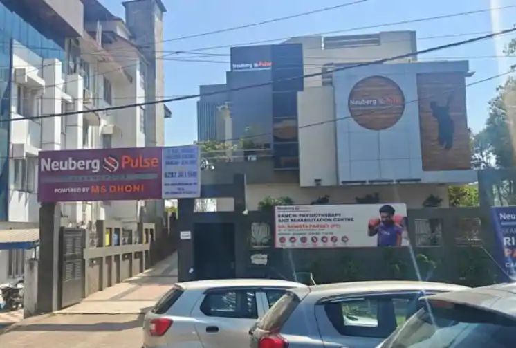 आवास बोर्ड ने महेंद्र सिंह धोनी को भेजा नोटिस, आवासीय भूखंड पर कमर्शियल गतिविधि से जुड़ा है मामला