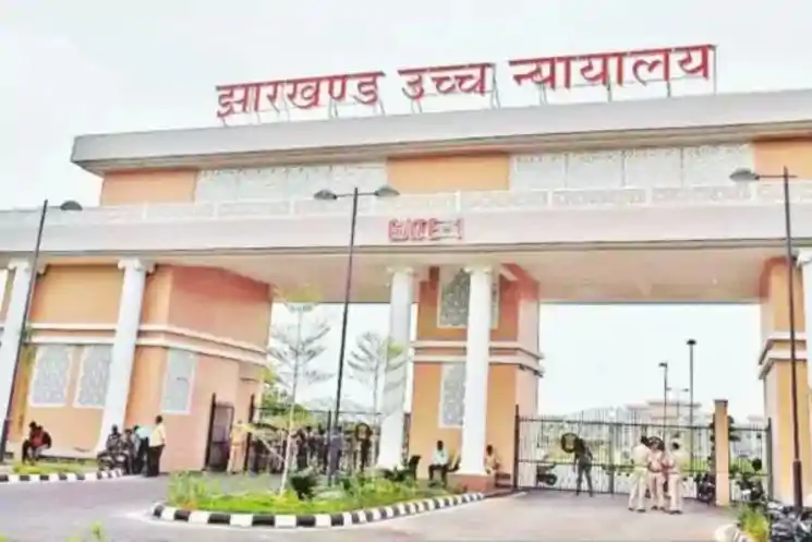 अधिवक्ता की कार रिलीज न होने पर HC सख्त; DGP, सीटी SP और डोरंडा थाना प्रभारी को हाजिर होने का आदेश 