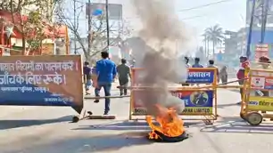 पाकुड़ में दर्दनाक हादसा, स्कूल बस की चपेट में आने से स्कूटी सवार की मौ*त