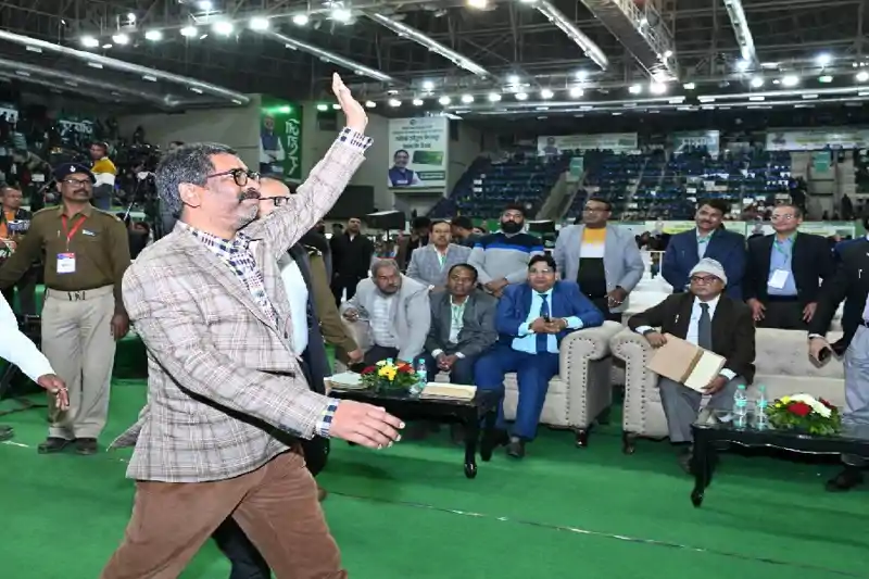 वैश्विक दौरे के बाद रांची लौटे मुख्यमंत्री हेमंत सोरेन, झारखंड के लिये निवेश की नई राहें खुलीं वैश्विक दौरे के बाद रांची लौटे मुख्यमंत्री हेमंत सोरेन, झारखंड के लिये निवेश की नई राहें खुलीं