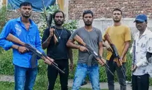 हाथों में हथियार लिए वीडियो वायरल होने से हडकंप, अभी तक पुष्टि नहीं