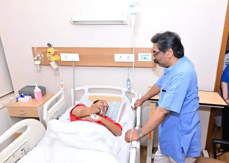 वित्त मंत्री राधाकृष्ण किशोर की तबियत बिगड़ी, CM हेमंत ने अस्पताल में की मुलाक़ात वित्त मंत्री राधाकृष्ण किशोर की तबियत बिगड़ी, CM हेमंत ने अस्पताल में की मुलाक़ात
