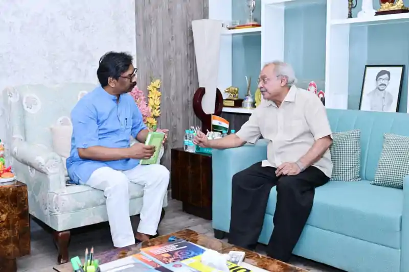 नए लोकायुक्त की मुख्यमंत्री से औपचारिक मुलाकात, शासन-प्रशासन पर हुई संक्षिप्त चर्चा नए लोकायुक्त की मुख्यमंत्री से औपचारिक मुलाकात, शासन-प्रशासन पर हुई संक्षिप्त चर्चा