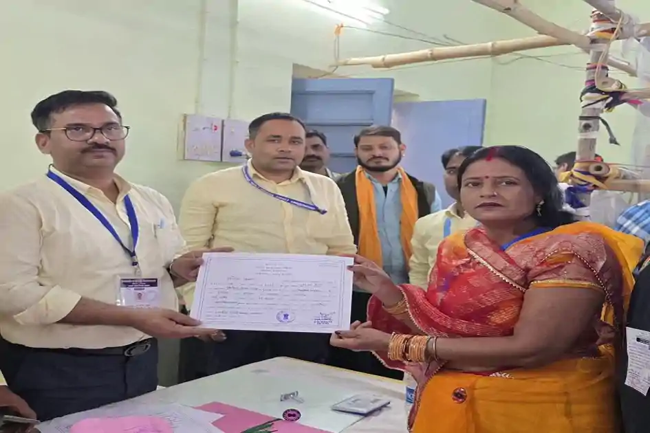 धनबाद : वार्ड 37 में गुड़िया देवी की शानदार जीत, 1172 वोटों से शम्पत देवी को हराया 