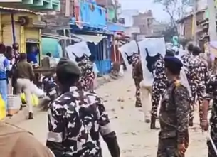 जहानाबाद में अतिक्रमण हटाने गई पुलिस पर पथराव, मची अफरा-तफरी, गाड़ी के शीशे टूटे