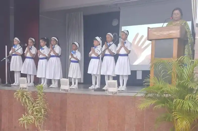 बेहतर परवरिश और शिक्षा पर जोर: कार्मेल हाई स्कूल में के.जी. ओरिएंटेशन कार्मेल हाई स्कूल में के.जी