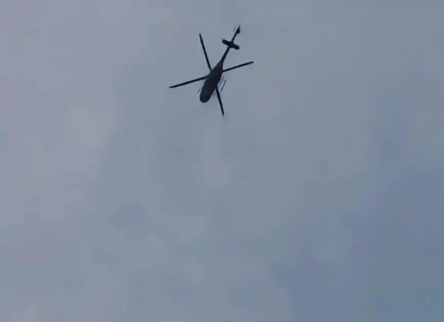 धनबाद के आसमान में मंडराता हेलीकॉप्टर बना कौतूहल का केंद्र, प्रशासन ने बताया असली कारण 