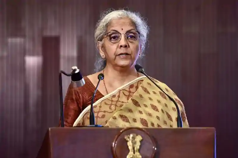 वैश्विक ऊर्जा संकट के बीच भारत को राहत! ईंधन पर एक्साइज ड्यूटी में बड़ी कटौती, लॉकडाउन की अटकलों को सरकार ने बताया निराधार वैश्विक ऊर्जा संकट के बीच भारत को राहत! ईंधन पर एक्साइज ड्यूटी में बड़ी कटौती, लॉकडाउन की अटकलों को सरकार ने बताया निराधार