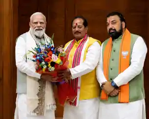 CM सम्राट चौधरी दो दिवसीय दौरे पर दिल्ली रवाना, पीएम मोदी से मिले विजय सिन्हा, हलचल तेज