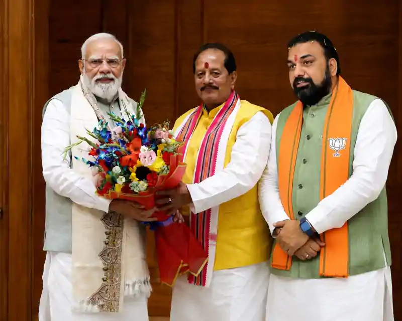 CM सम्राट चौधरी दो दिवसीय दौरे पर दिल्ली रवाना, पीएम मोदी से मिले विजय सिन्हा, हलचल तेज CM सम्राट चौधरी दो दिवसीय दौरे पर दिल्ली रवाना, पीएम मोदी से मिले विजय सिन्हा, हलचल तेज