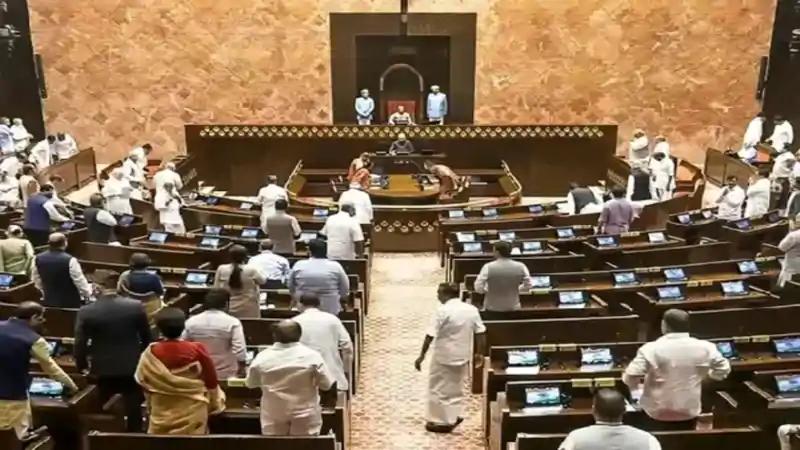 झारखंड में राज्यसभा चुनाव से पहले सियासी घमासान, कांग्रेस-भाजपा ने एक दूसरे पर साधा निशाना झारखंड में राज्यसभा चुनाव से पहले सियासी घमासान, कांग्रेस-भाजपा ने एक दूसरे पर साधा निशाना