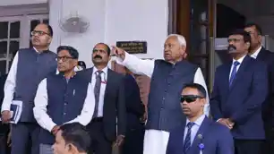 अचानक सचिवालय पहुंच गए नीतीश कुमार, अधिकारियों में मचा हड़कंप, बोले- समय से दफ्तर आएं