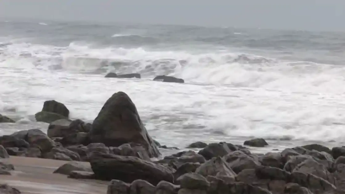 चक्रवाती तूफान 'मोंथा' से तटीय राज्यों में मची खलबली, आंध्र प्रदेश पर सबसे बड़ा खतरा