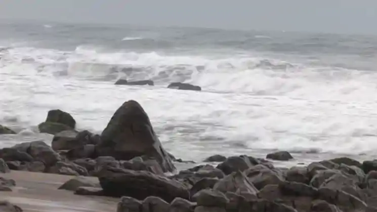 चक्रवाती तूफान 'मोंथा' से तटीय राज्यों में मची खलबली, आंध्र प्रदेश पर सबसे बड़ा खतरा