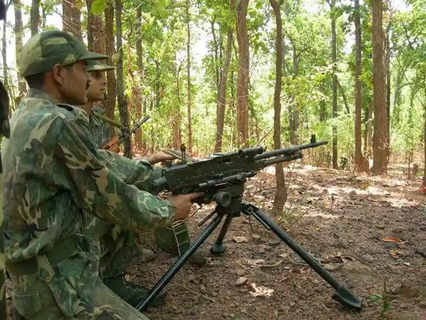 कोल्हान के जंगलों में भीषण मुठभेड़! सुरक्षाबलों की कार्रवाई में एक नक्सली ढेर, इलाके में हाई अलर्ट