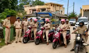 कई थानों को मिली पिंक स्कूटी, महिलाओं की सुरक्षा में तत्पर रहेंगी पुलिस दीदी