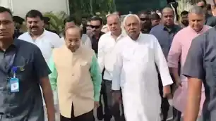 अचानक जेडीयू ऑफिस पहुंचे सीएम नीतीश, 10 मिनट रुके, कार्यकर्ताओं का जाना हाल