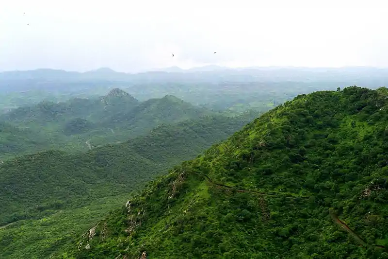 अरावली खनन पर सुप्रीम कोर्ट ने लगाई अस्थायी रोक, विशेषज्ञ समिति को मिली जांच की जिम्मेदारी अरावली खनन पर सुप्रीम कोर्ट ने लगाई अस्थायी रोक, विशेषज्ञ समिति को मिली जांच की जिम्मेदारी