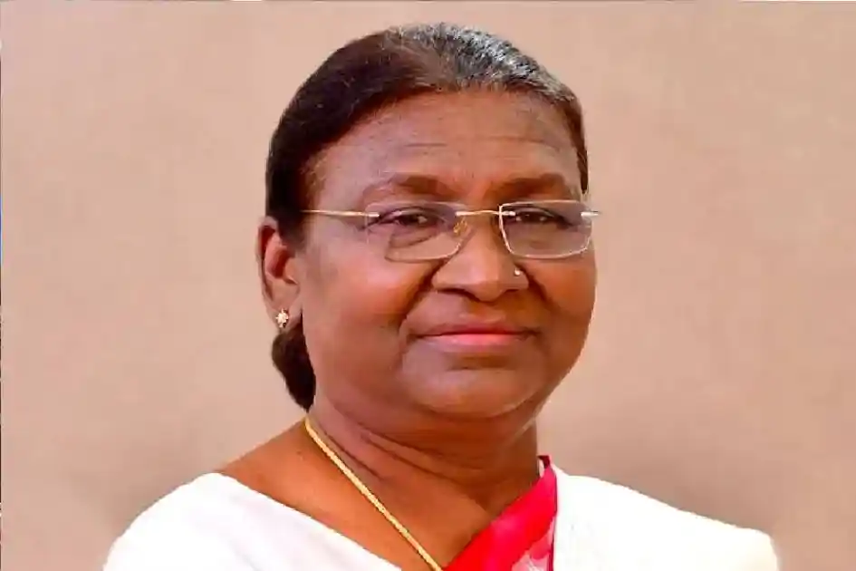 जमशेदपुर दौरे पर रवाना हुईं राष्ट्रपति द्रौपदी मुर्मू, NIT दीक्षांत समारोह में करेंगी शिरकत