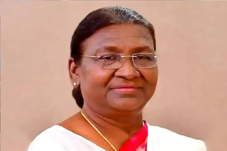 जमशेदपुर दौरे पर रवाना हुईं राष्ट्रपति द्रौपदी मुर्मू, NIT दीक्षांत समारोह में करेंगी शिरकत