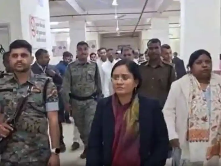 राजद विधायक अनीता ने अस्पताल का किया औचक निरीक्षण, पीएचसी में हड़कंप, कर्मियों को लगाई फटकार