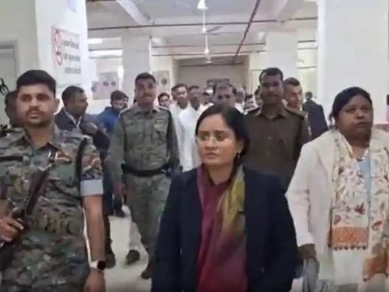 राजद विधायक अनीता ने अस्पताल का किया औचक निरीक्षण, पीएचसी में हड़कंप, कर्मियों को लगाई फटकार अनीता देवी का निरीक्षण