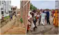 बाउंड्री विवाद ने लिया खूनी मोड़, 10 राउंड फायरिंग से दहला इलाका, कई घायल