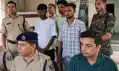 परीक्षा में पकडाया मुन्नाभाई, चप्पल में छिपाकर लाया था इलेक्ट्रॉनिक डिवाइस