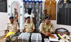 अपराधी बना फर्जी पुलिस, हथियार के साथ हुआ गिरफ्तार