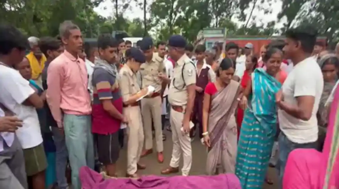 पहले घर की लाइट बंद किया, फिर घर में घुसकर किया हमला, एक की मौत, कई घायल