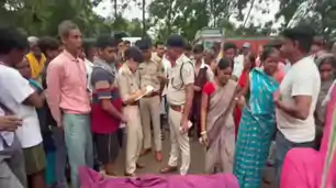 पहले घर की लाइट बंद किया, फिर घर में घुसकर किया हमला, एक की मौत, कई घायल