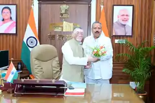 राज्यपाल से मिले स्टेट बार काउंसिल के उपाध्यक्ष, अधिवक्ताओं की सुरक्षा कानून लागू करने की मांग