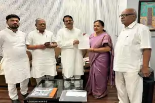 JTET 2026 में क्षेत्रीय और जनजातीय भाषाओं को शामिल करने की मांग तेज, मंत्री दीपिका पांडेय ने कांग्रेस प्रभारी को सौंपा प्रस्ताव