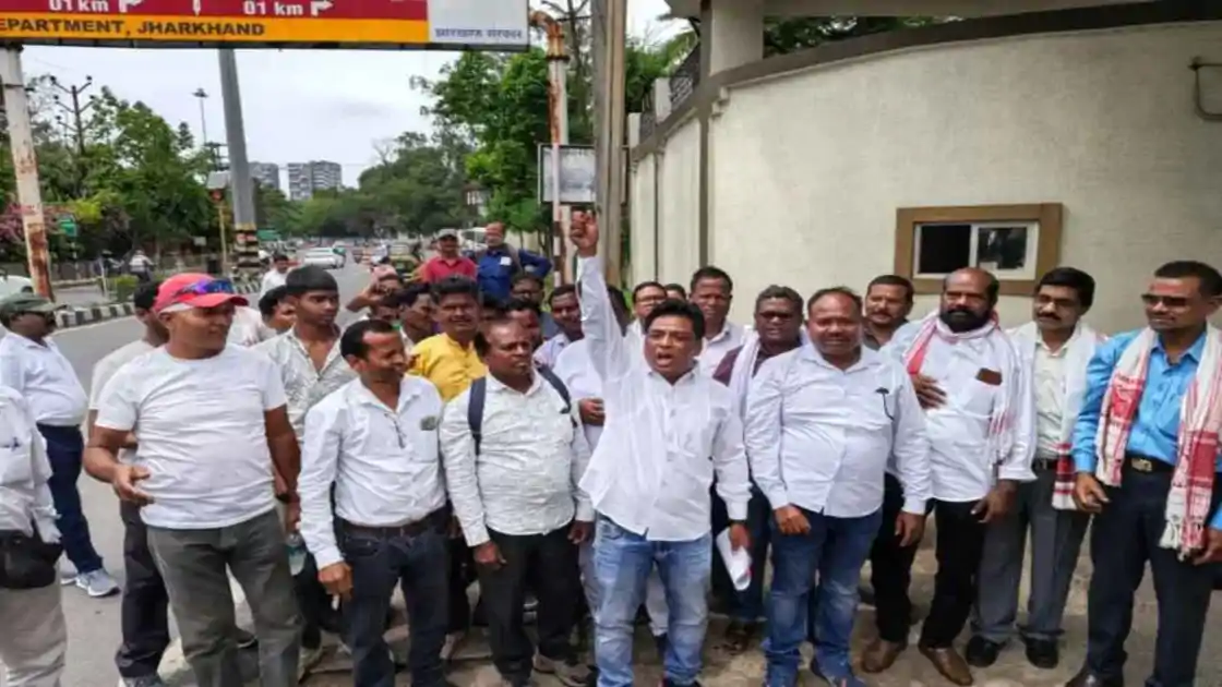 CM आवास में JMM नेताओं की अहम बैठक, राज्यसभा के लिए अंजली सोरेन के नाम पर मंथन